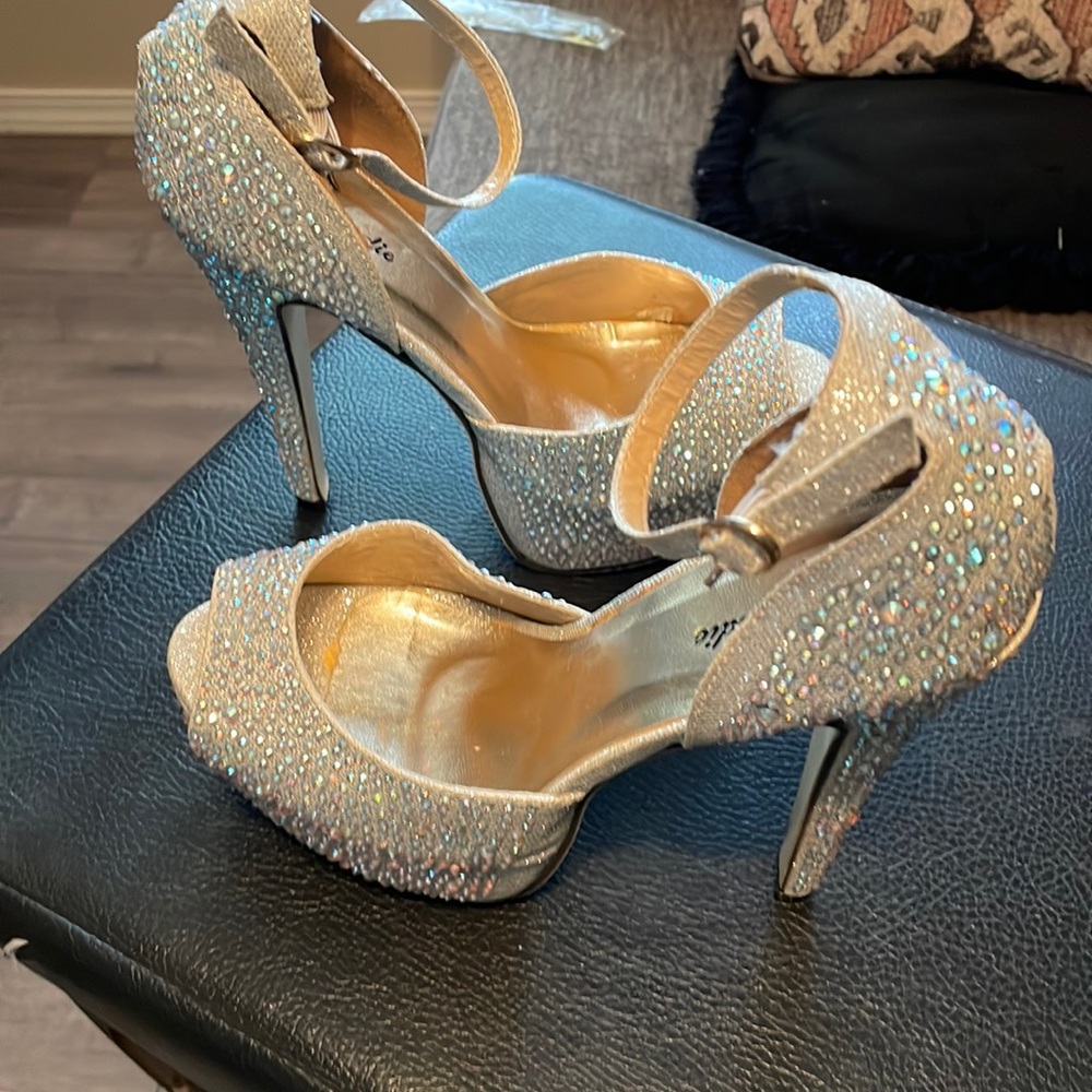 Sparkle shoes new never worn